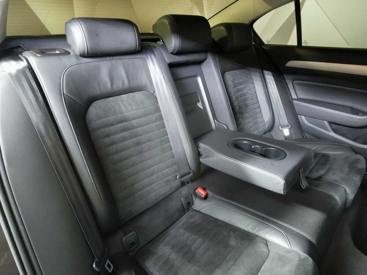 Volkswagen Passat с пробегом — 2018 год. Фото: #12