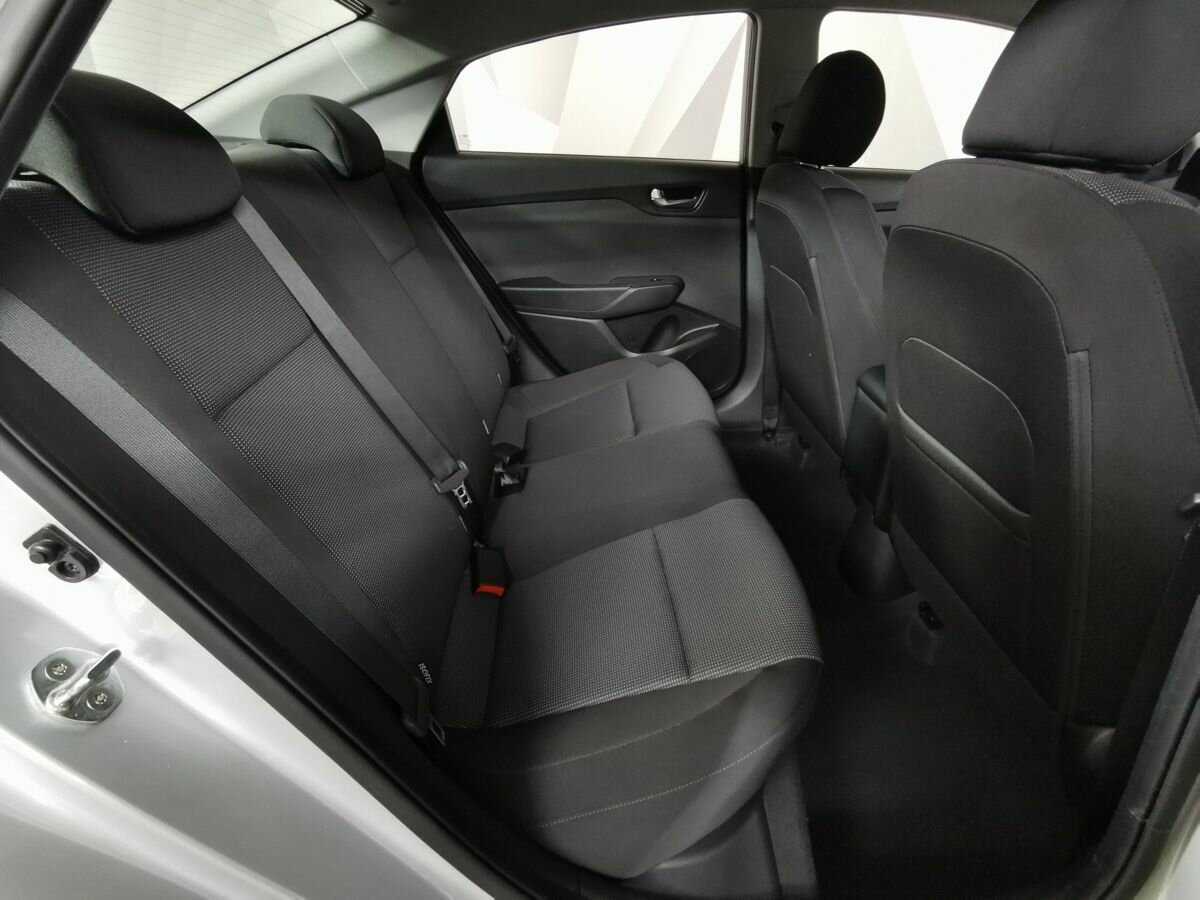 Hyundai Solaris с пробегом — 2020 год. Фото: #11