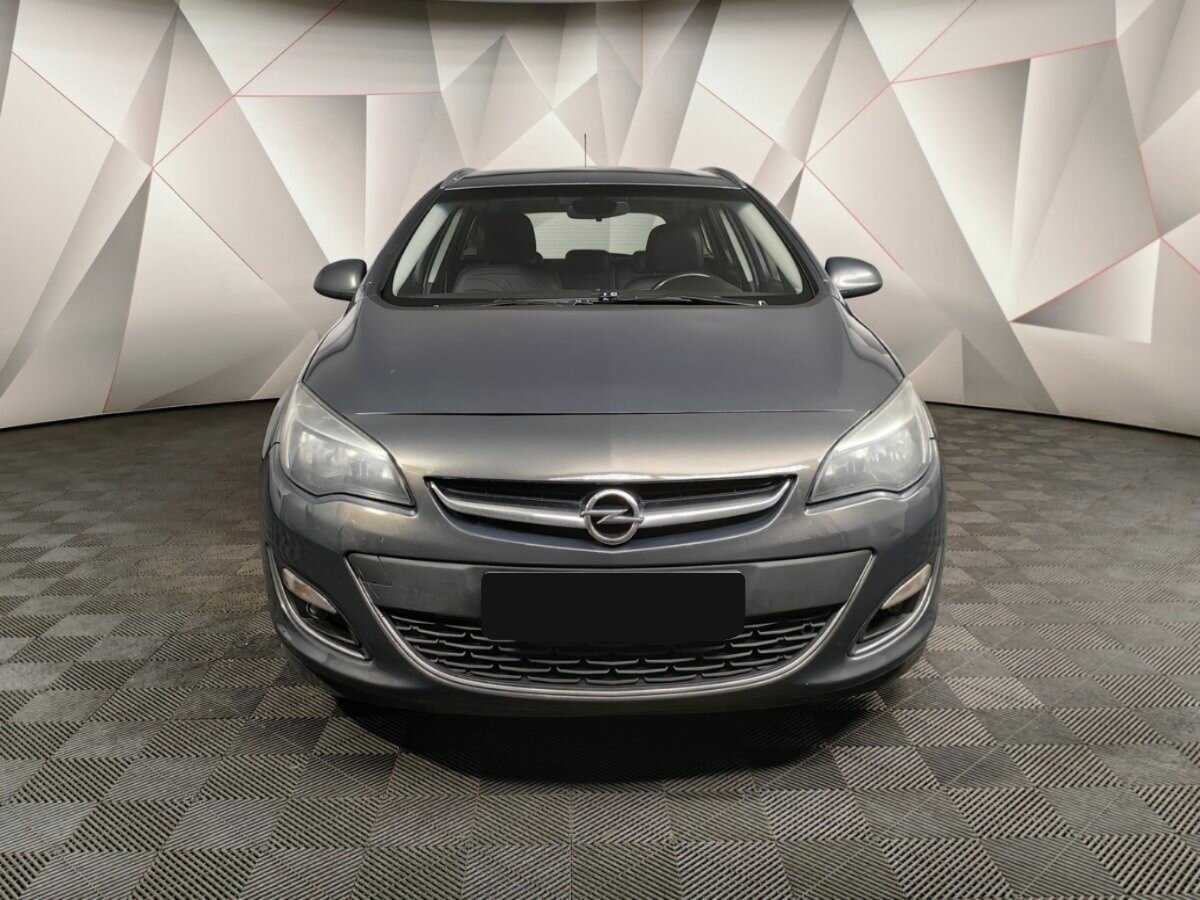 Opel Astra с пробегом — 2014 год. Фото: #6