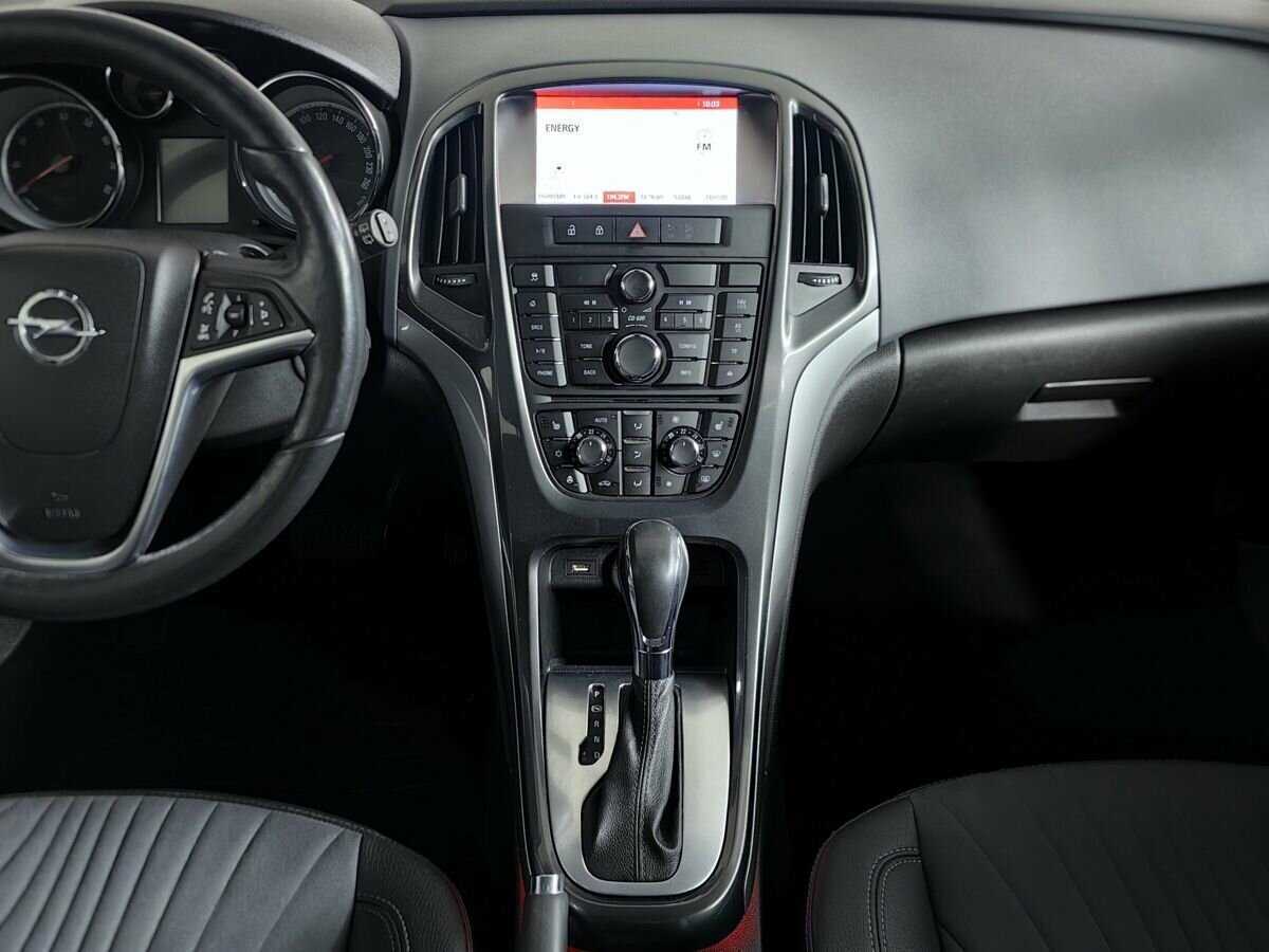 Opel Astra с пробегом — 2014 год. Фото: #10