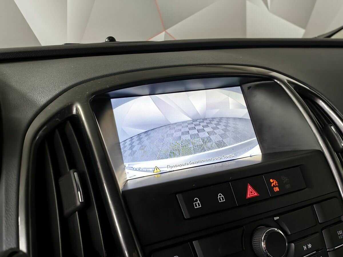 Opel Astra с пробегом — 2014 год. Фото: #15