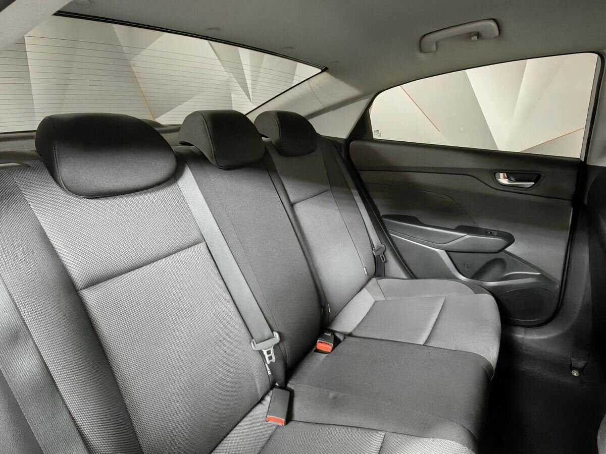 Hyundai Solaris с пробегом — 2017 год. Фото: #12