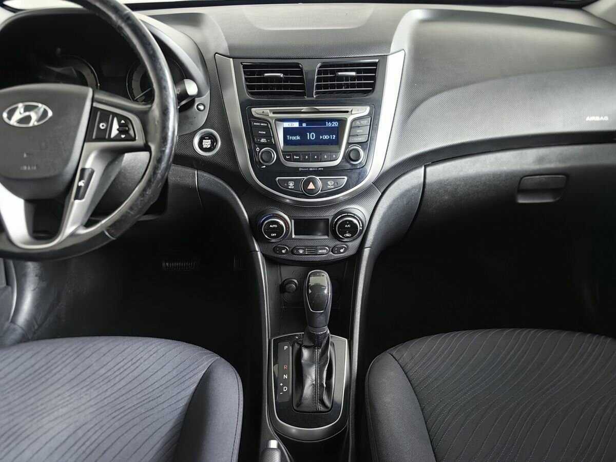 Hyundai Solaris с пробегом — 2014 год. Фото: #10