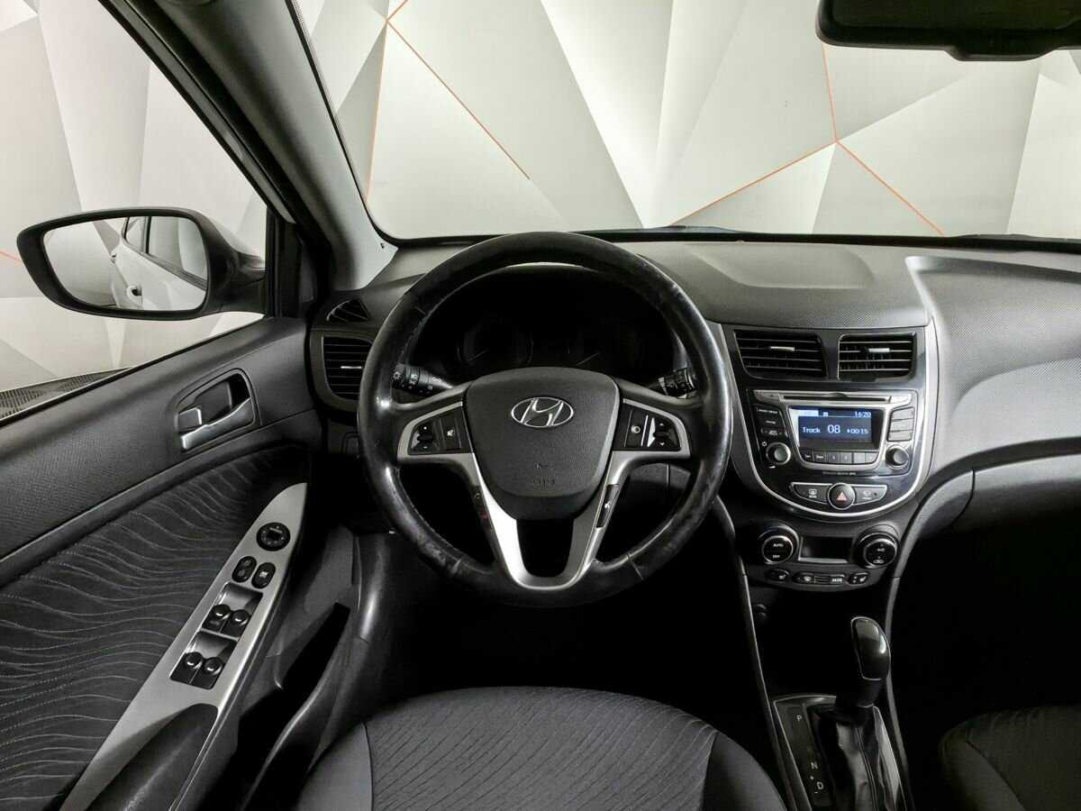 Hyundai Solaris с пробегом — 2014 год. Фото: #14