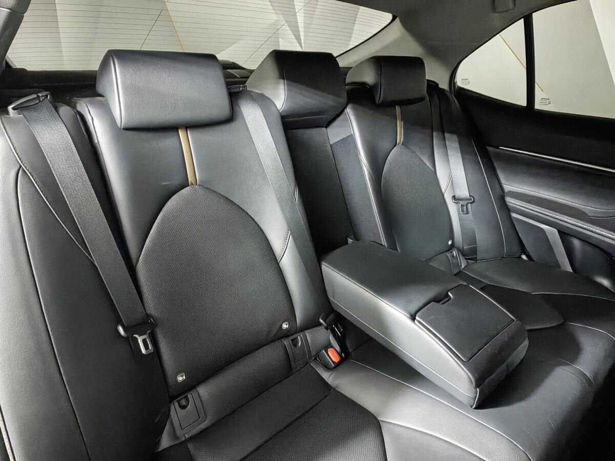 Toyota Camry с пробегом — 2019 год. Фото: #12