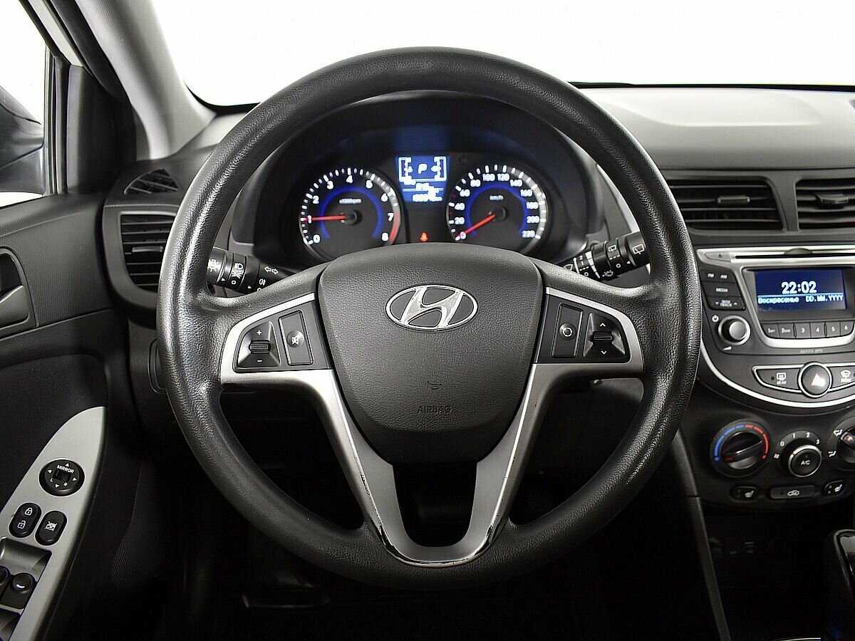 Hyundai Solaris с пробегом — 2014 год. Фото: #10