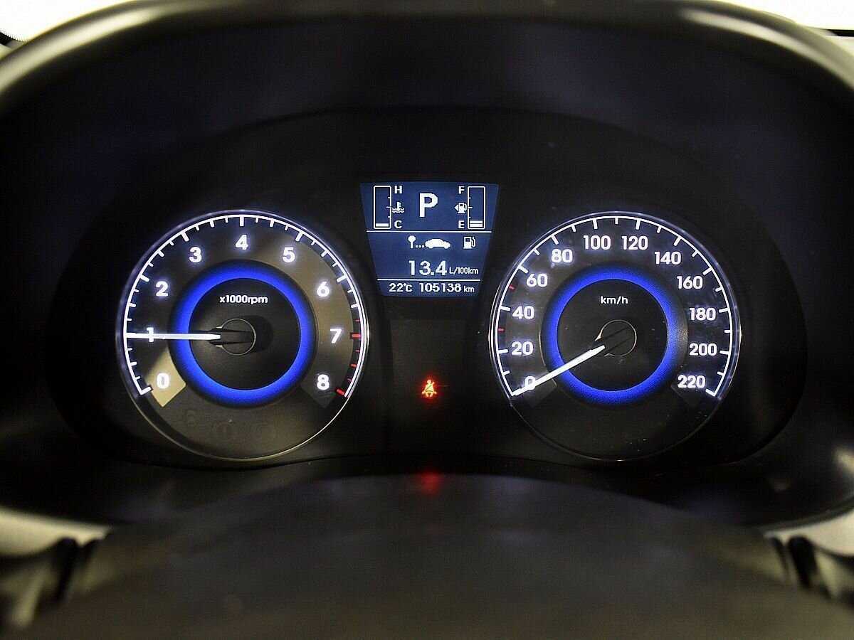 Hyundai Solaris с пробегом — 2015 год. Фото: #11