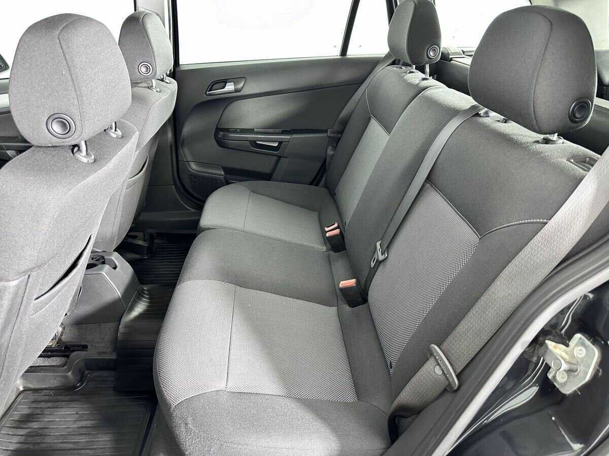 Opel Astra с пробегом — 2014 год. Фото: #11