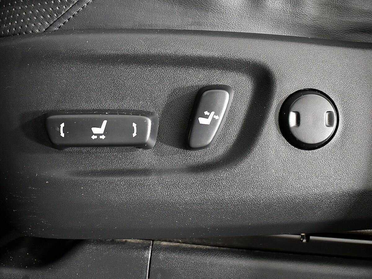 Toyota Land Cruiser Prado с пробегом — 2013 год. Фото: #18