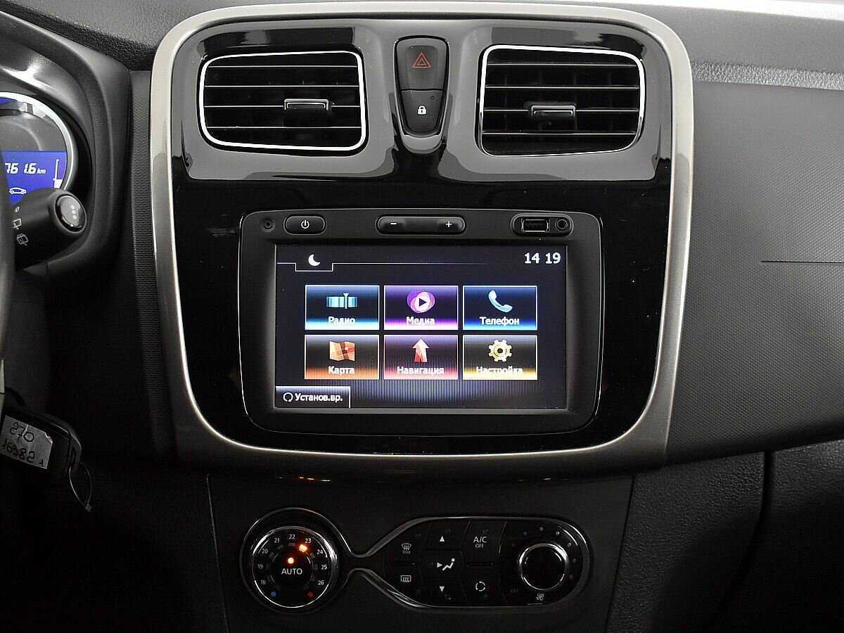 Renault Sandero с пробегом — 2017 год. Фото: #12