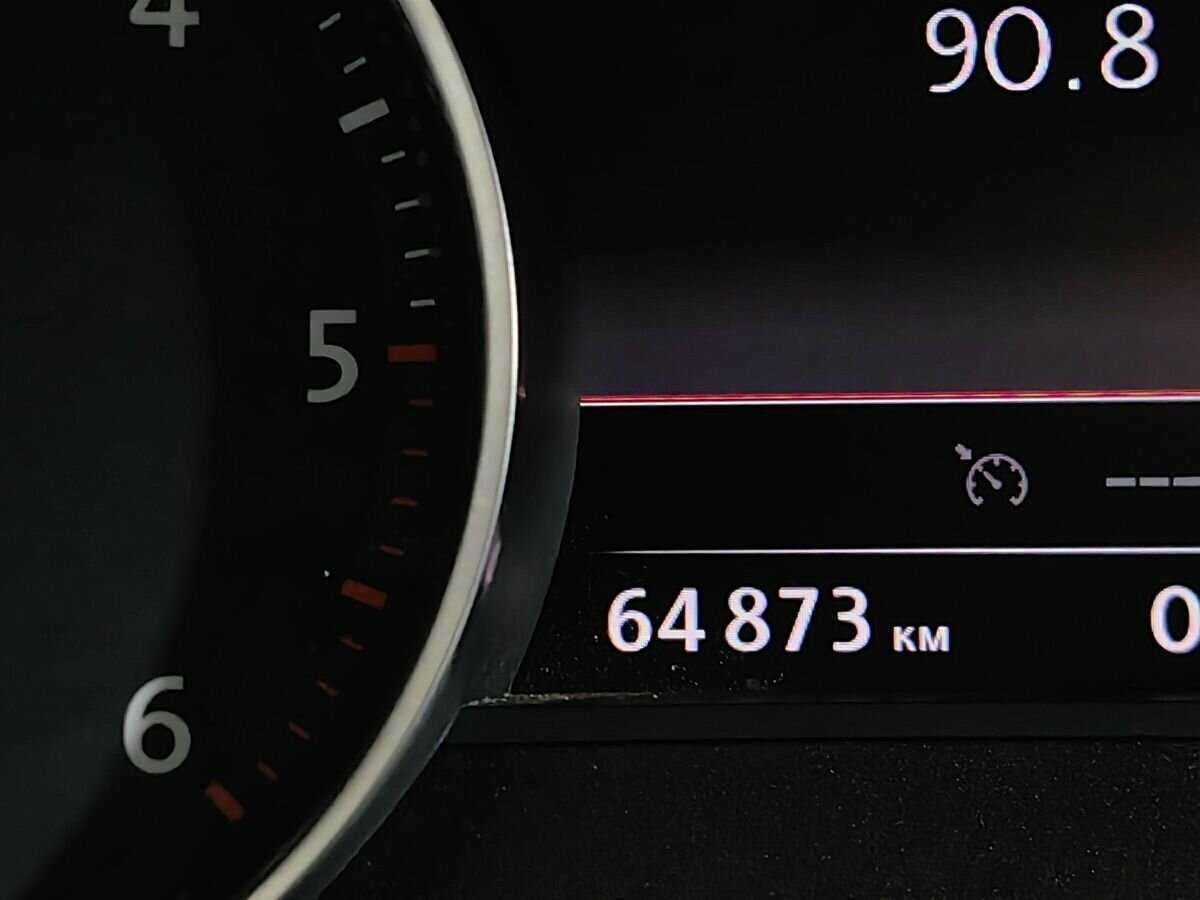 Volkswagen Touareg с пробегом — 2017 год. Фото: #15