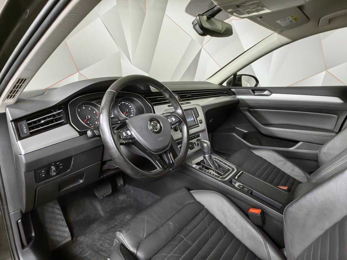 Volkswagen Passat с пробегом — 2017 год. Фото: #13