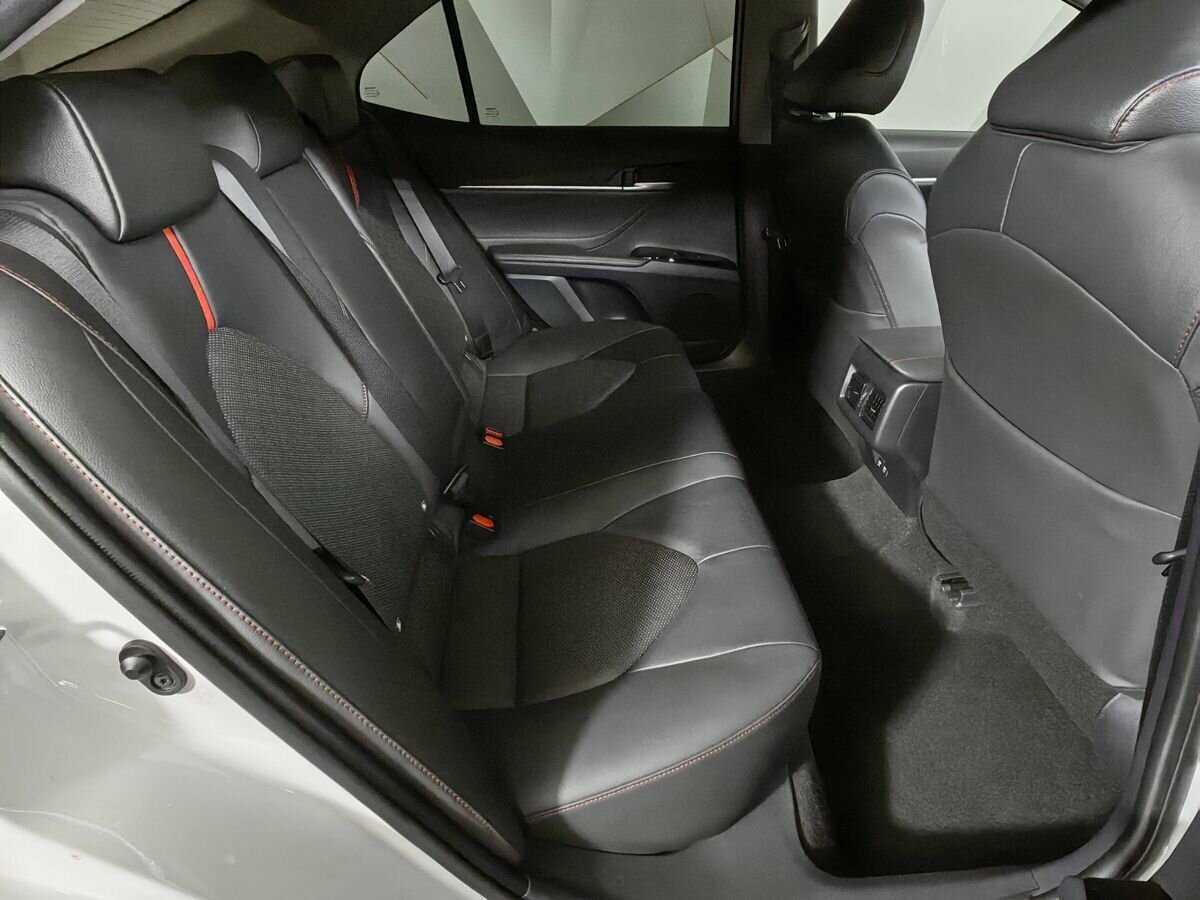 Toyota Camry с пробегом — 2020 год. Фото: #11