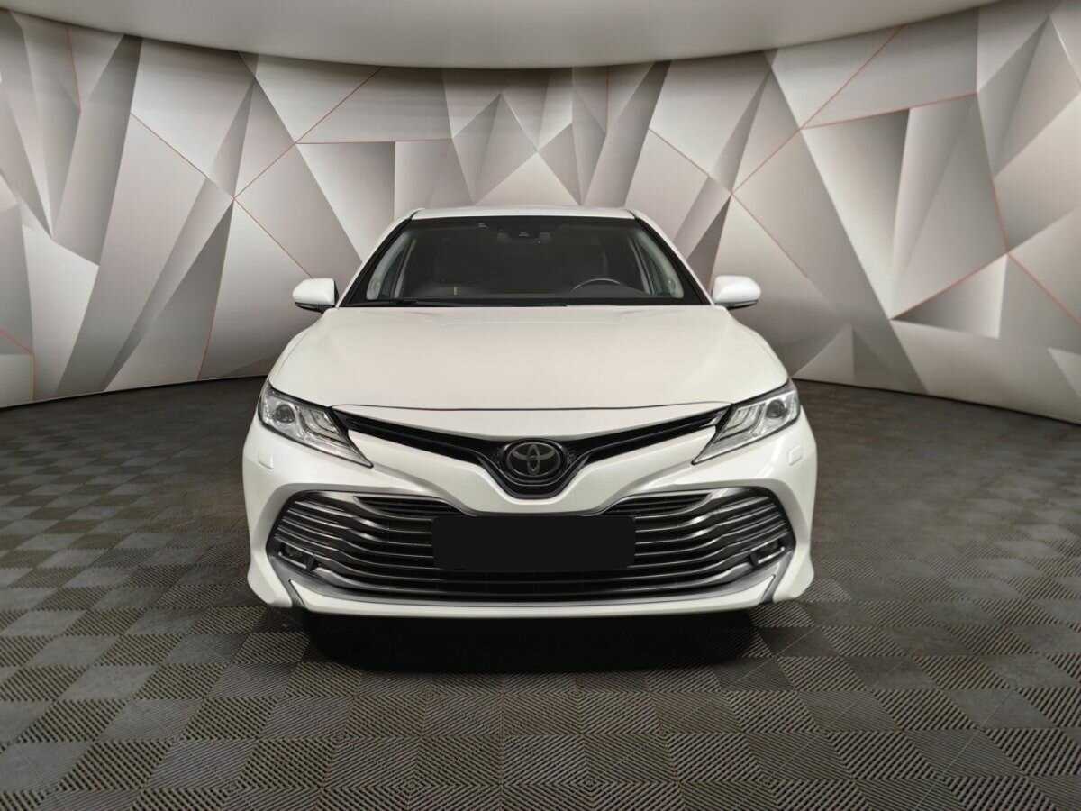Toyota Camry с пробегом — 2020 год. Фото: #6