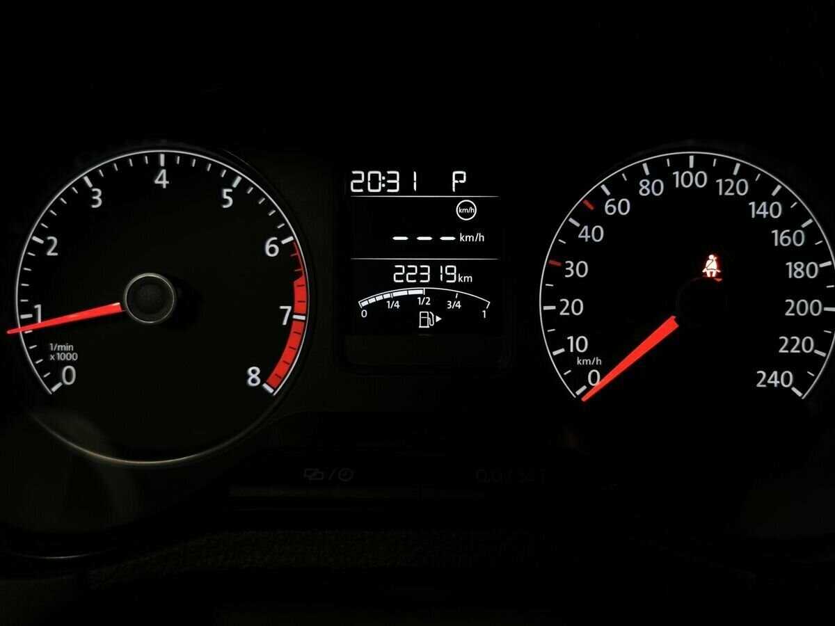 Volkswagen Polo с пробегом — 2016 год. Фото: #15