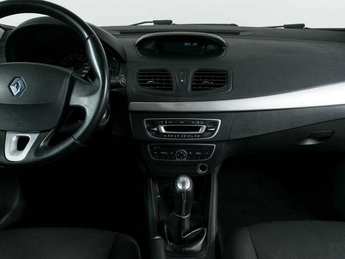 Renault Megane с пробегом — 2012 год. Фото: #9