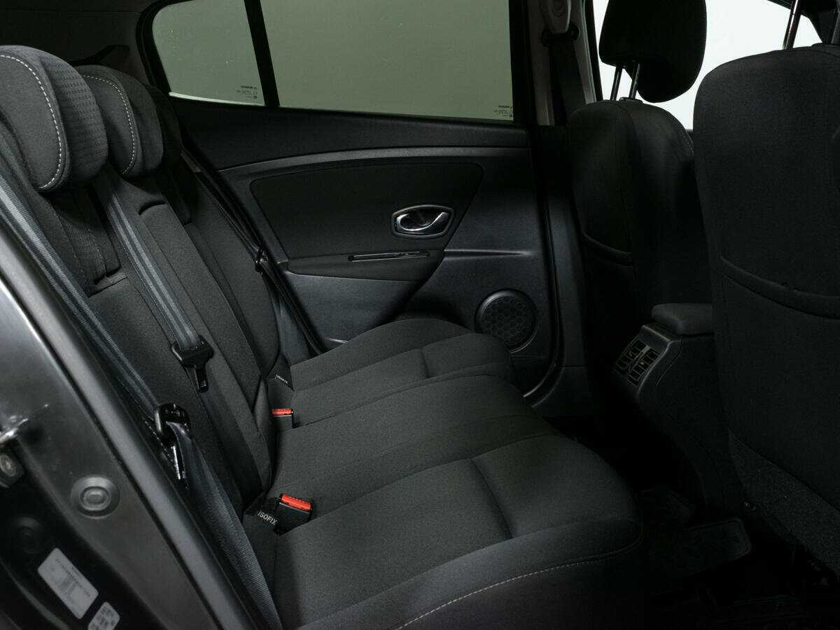 Renault Megane с пробегом — 2012 год. Фото: #11