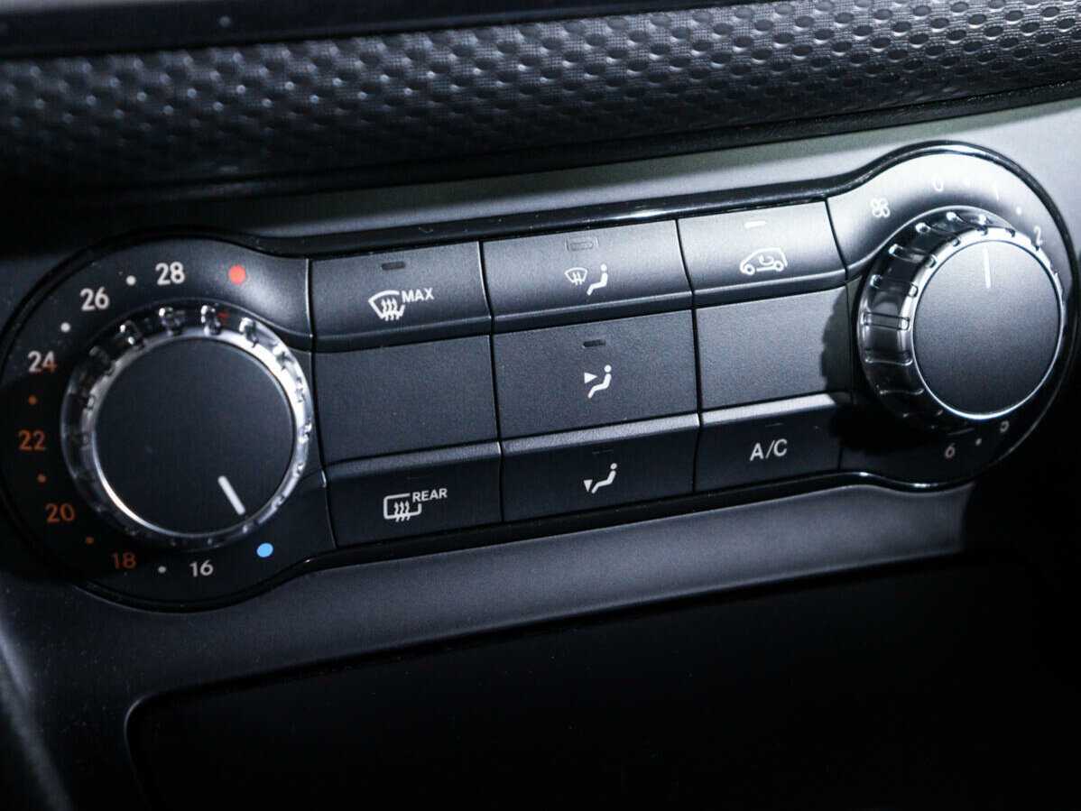 Mercedes-Benz A-Класс с пробегом — 2015 год. Фото: #14