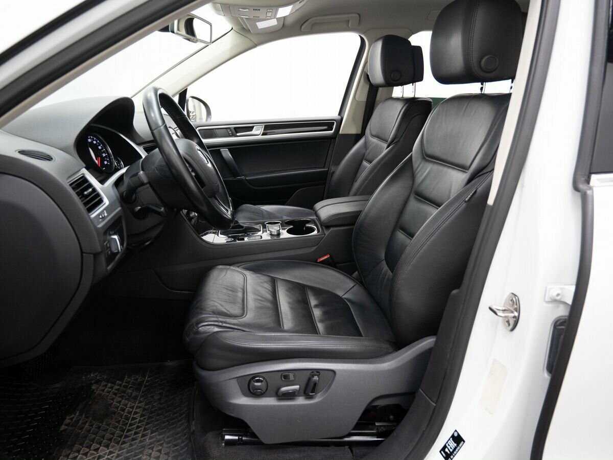 Volkswagen Touareg с пробегом — 2015 год. Фото: #13