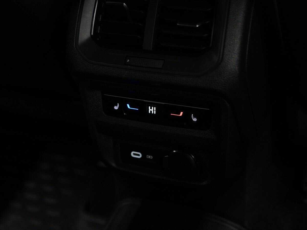 Volkswagen Tiguan с пробегом — 2022 год. Фото: #9