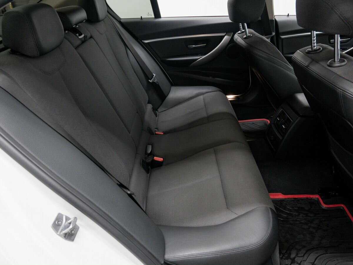 BMW 3 серии с пробегом — 2017 год. Фото: #8