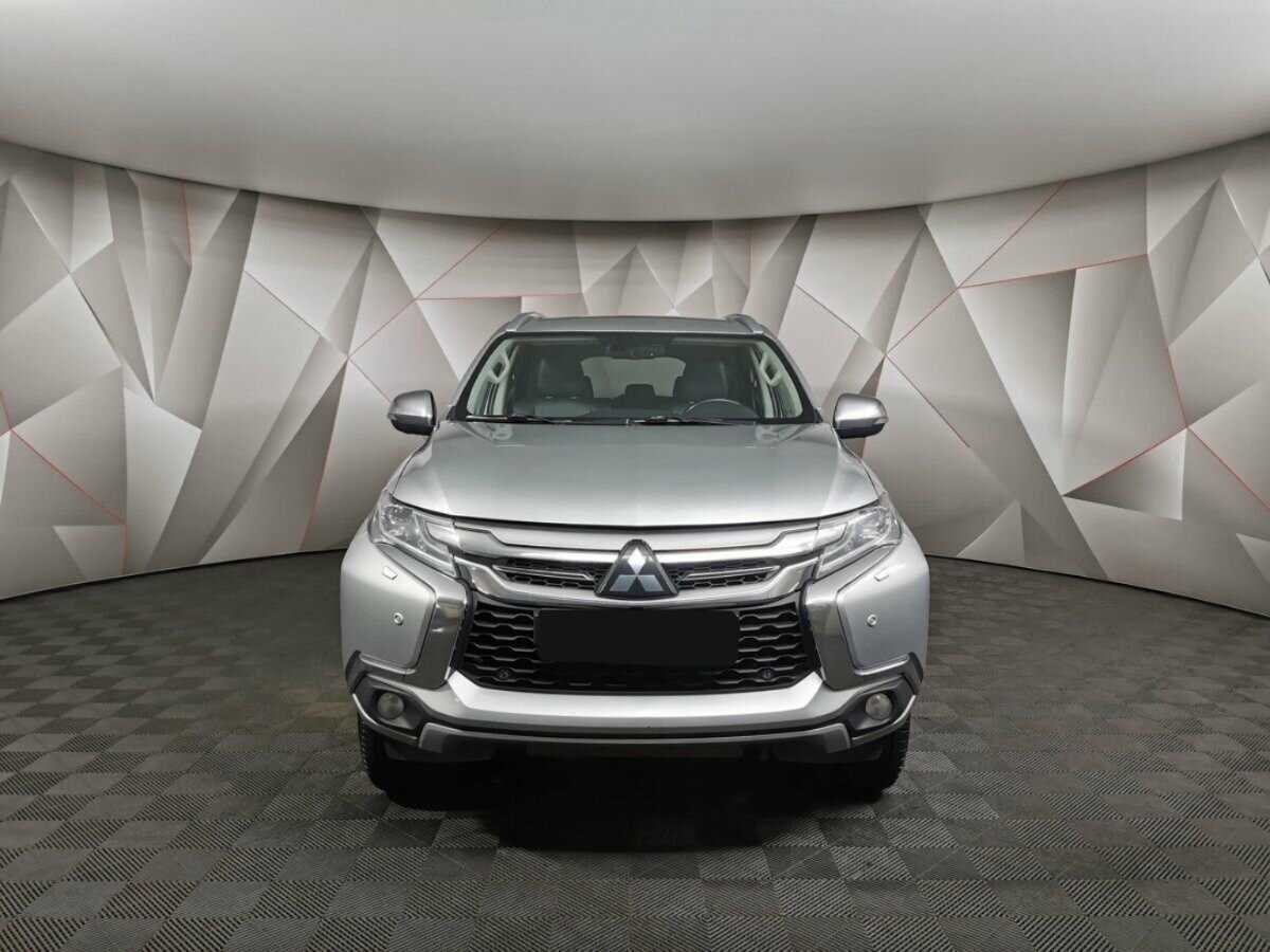 Mitsubishi Pajero Sport с пробегом — 2017 год. Фото: #6