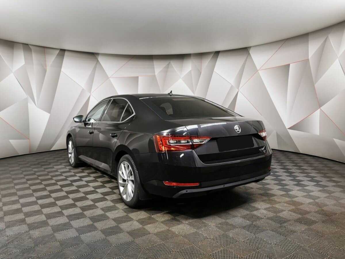 Skoda Superb с пробегом — 2017 год. Фото: #3
