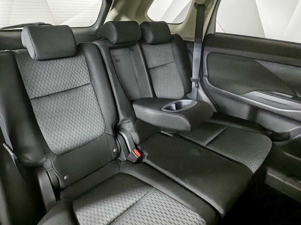 Mitsubishi Outlander с пробегом — 2012 год. Фото: #12