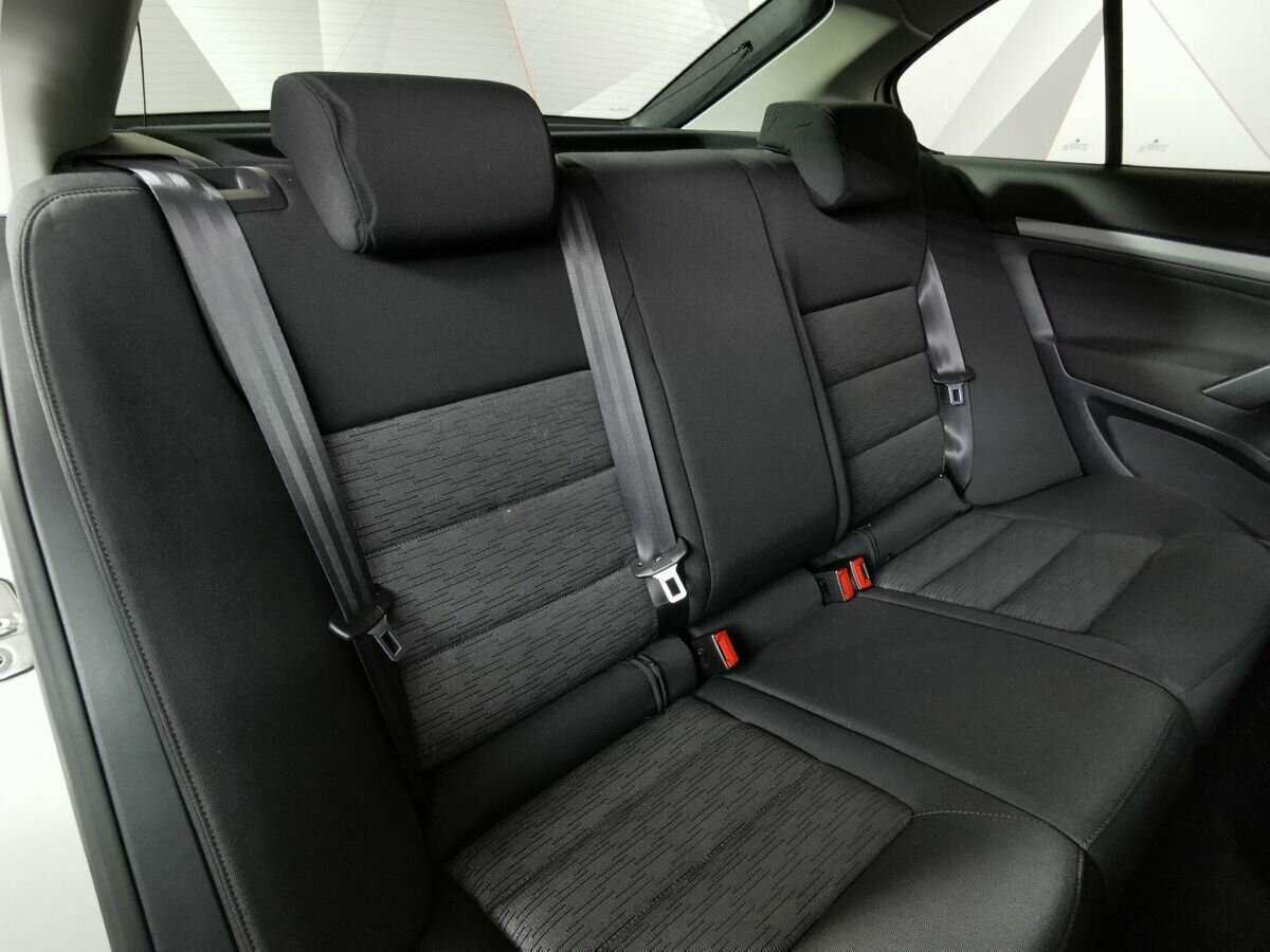 Skoda Octavia с пробегом — 2012 год. Фото: #12