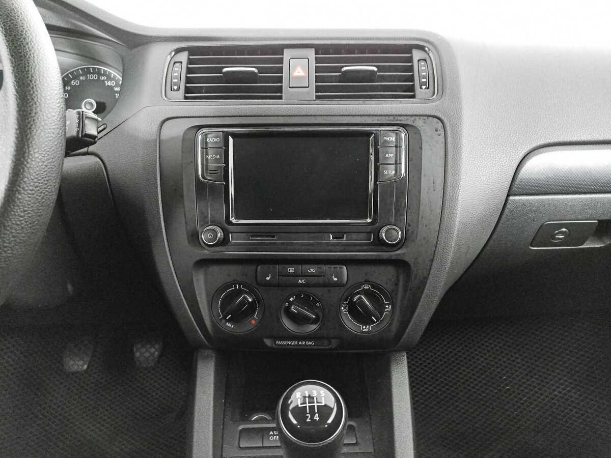 Volkswagen Jetta с пробегом — 2014 год. Фото: #14