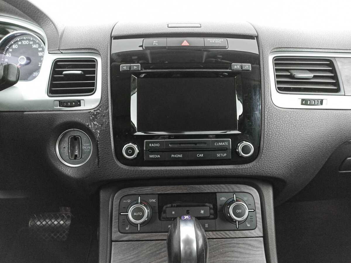 Volkswagen Touareg с пробегом — 2013 год. Фото: #12