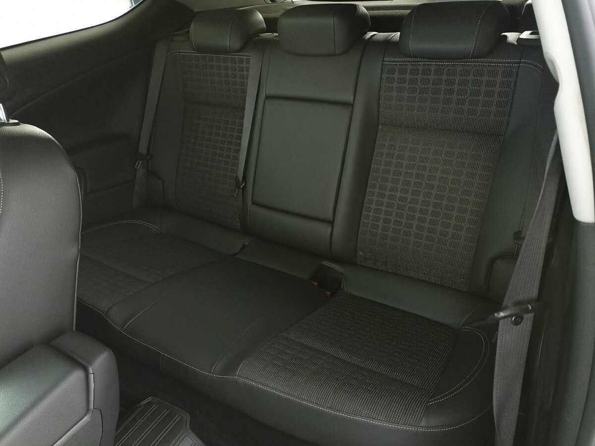 Opel Astra с пробегом — 2013 год. Фото: #9