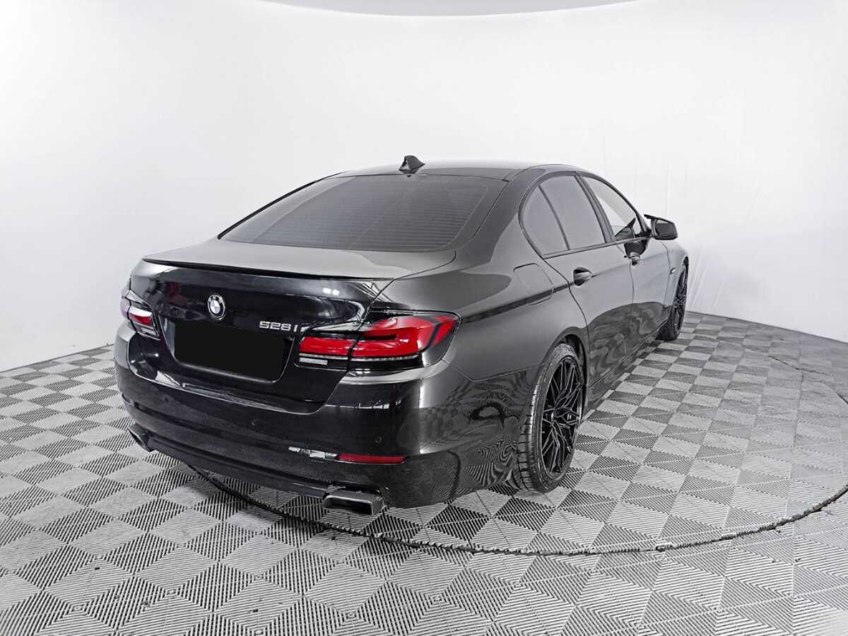 BMW 5 серии с пробегом — 2012 год. Фото: #3