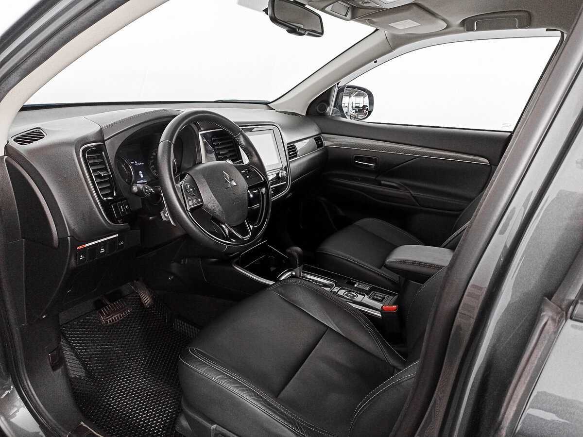 Mitsubishi Outlander с пробегом — 2021 год. Фото: #13