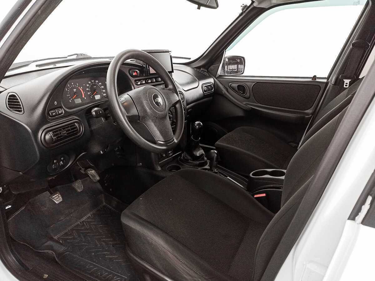 Chevrolet Niva с пробегом — 2015 год. Фото: #11