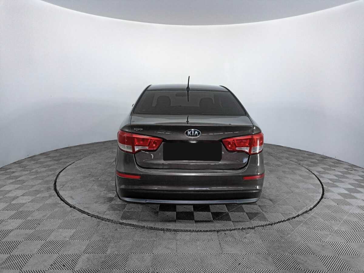 Kia Rio с пробегом — 2015 год. Фото: #5