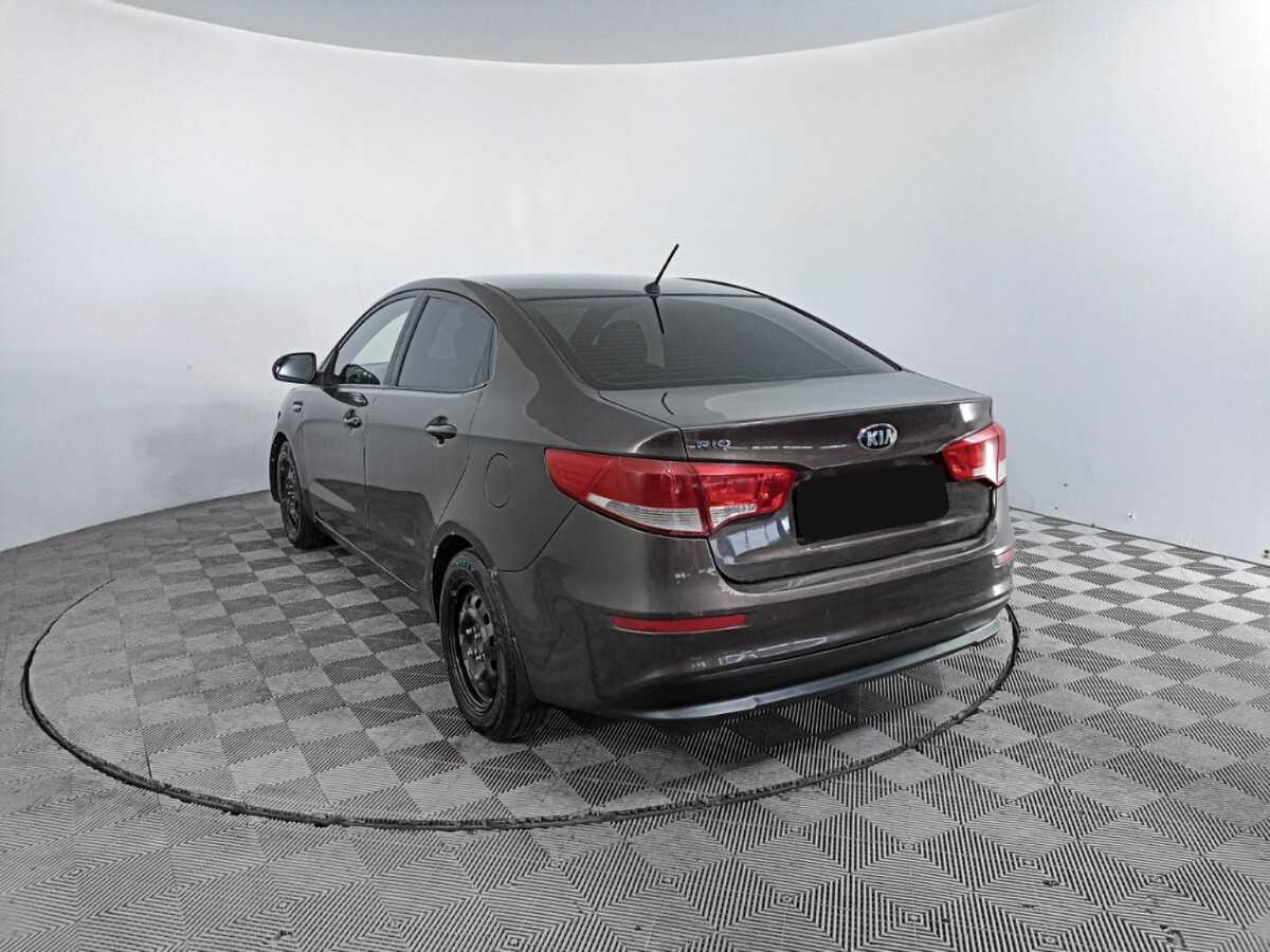 Kia Rio с пробегом — 2015 год. Фото: #6