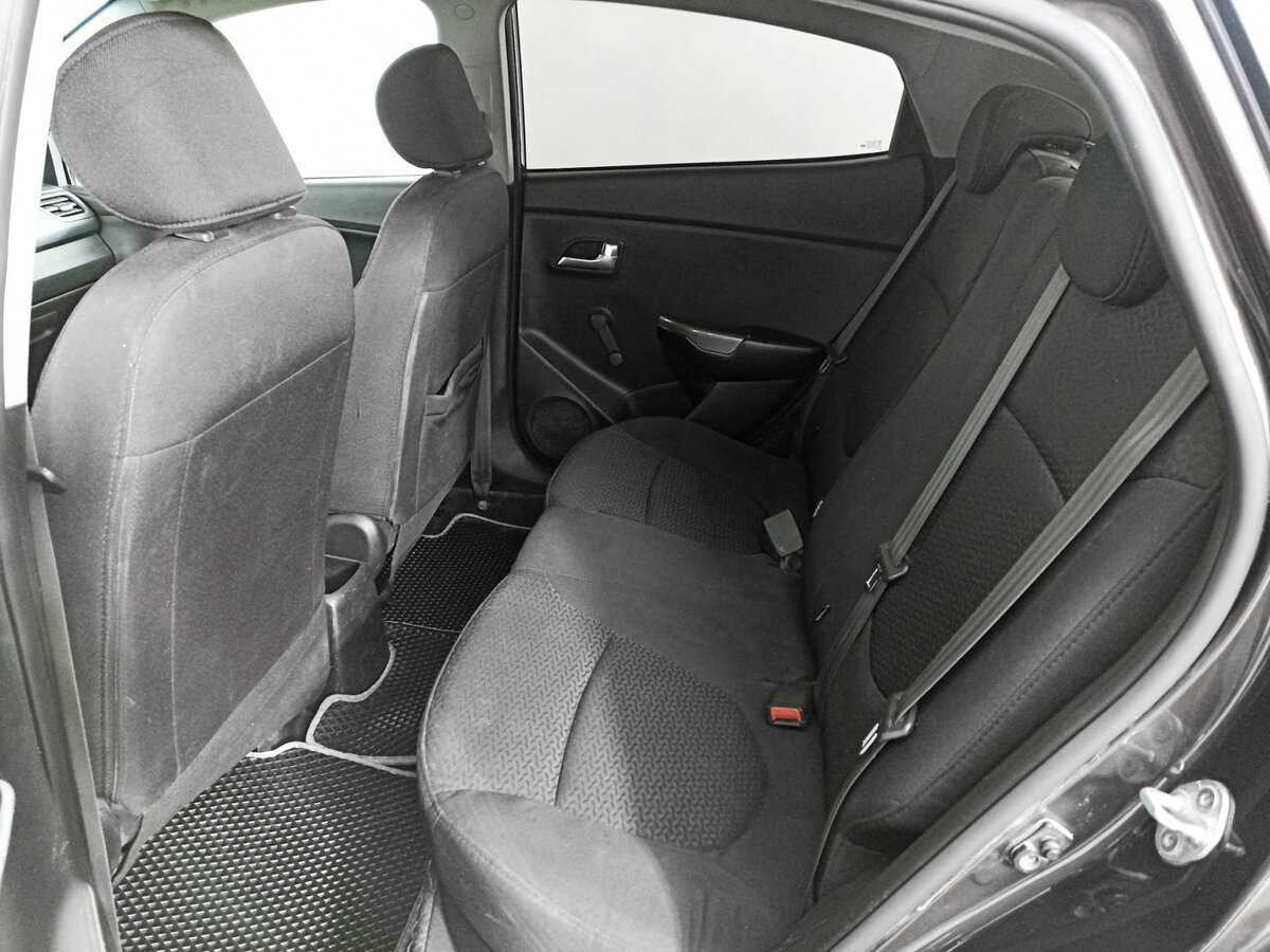 Kia Rio с пробегом — 2015 год. Фото: #9