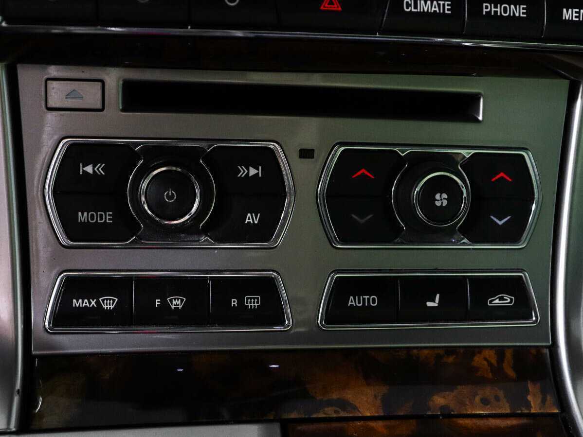 Jaguar XF с пробегом — 2013 год. Фото: #17