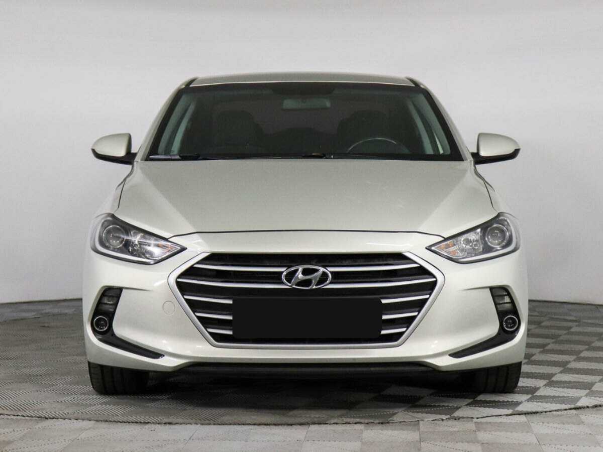 Hyundai Elantra с пробегом — 2017 год. Фото: #1