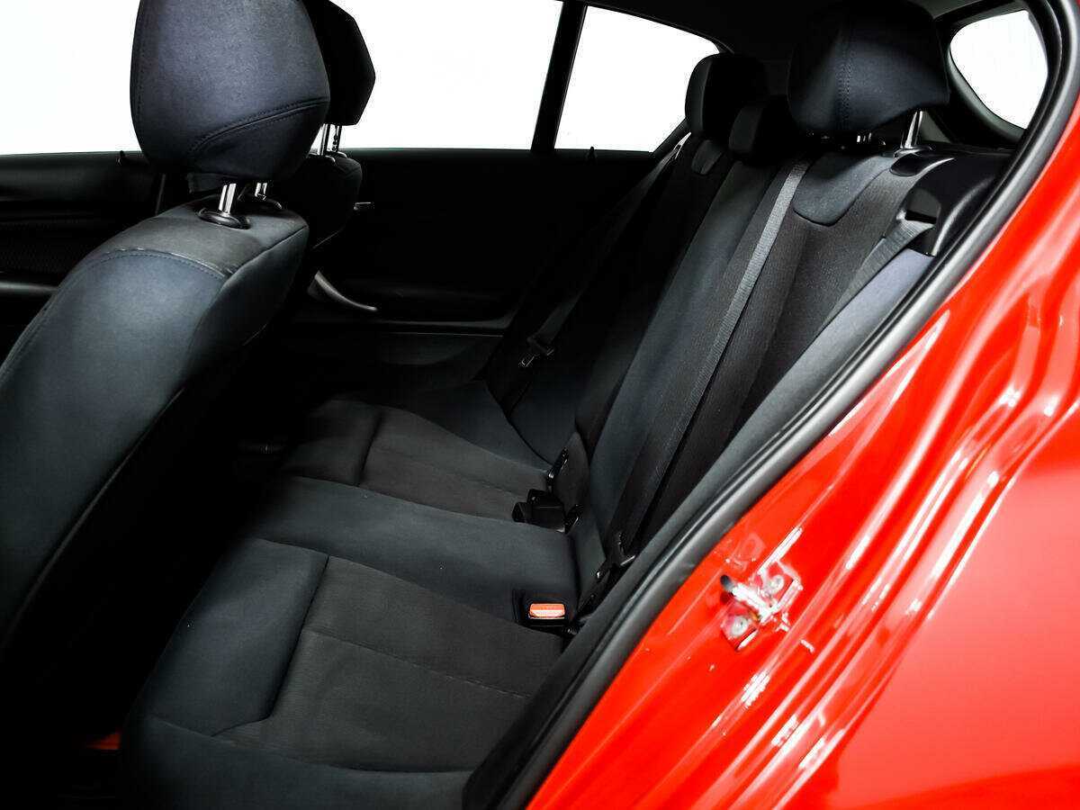 BMW 1 серии с пробегом — 2012 год. Фото: #11