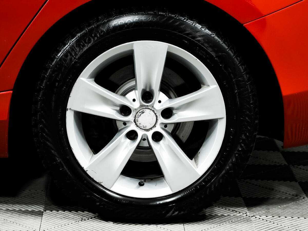 BMW 1 серии с пробегом — 2012 год. Фото: #13