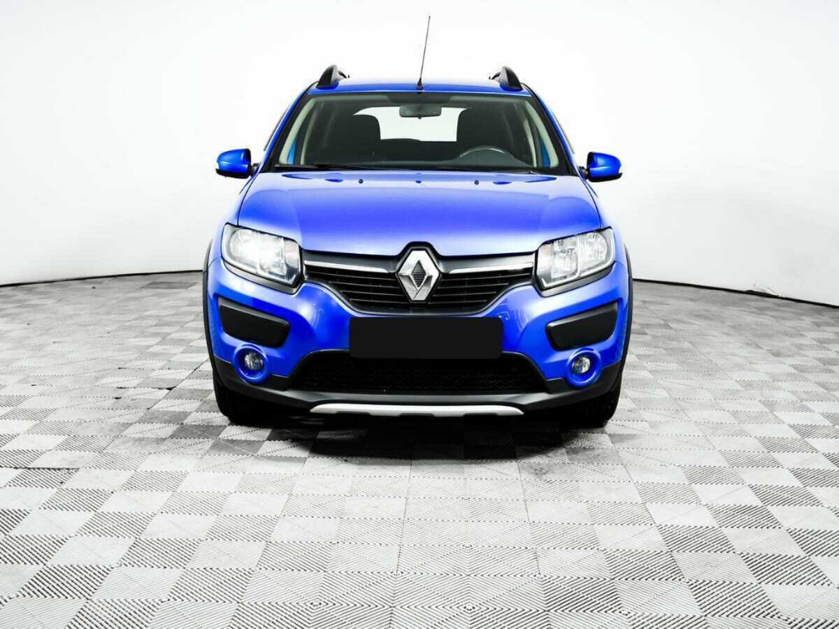 Renault Sandero с пробегом — 2016 год. Фото: #1