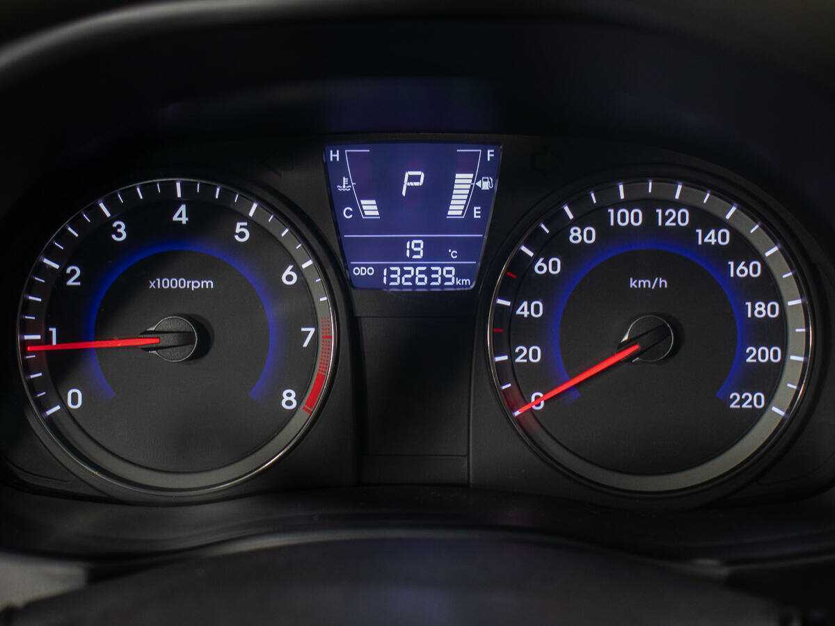 Hyundai Solaris с пробегом — 2014 год. Фото: #11