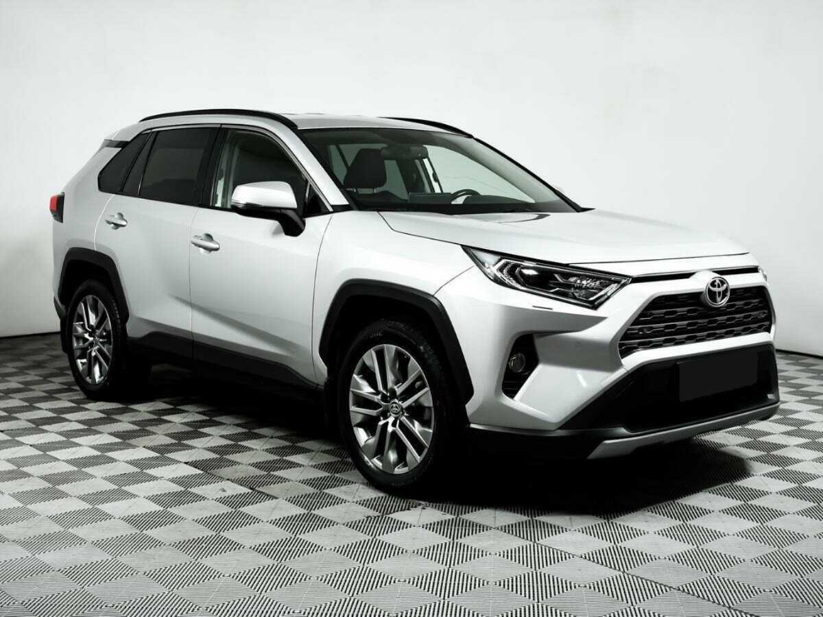 Toyota RAV4 с пробегом — 2020 год. Фото: #2
