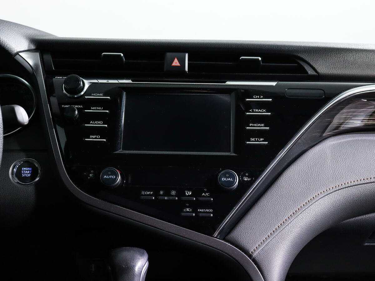 Toyota Camry с пробегом — 2020 год. Фото: #10