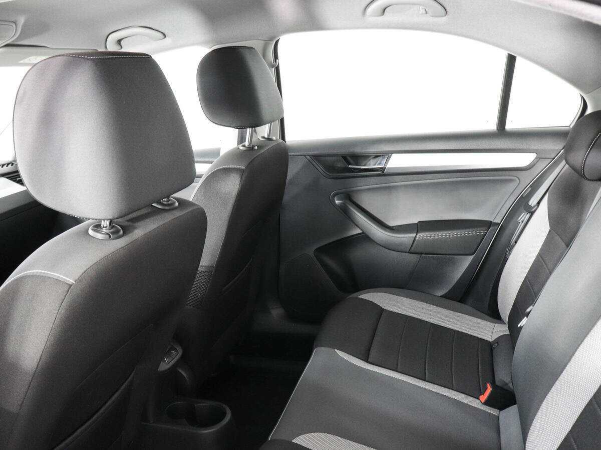 Skoda Rapid с пробегом — 2018 год. Фото: #10