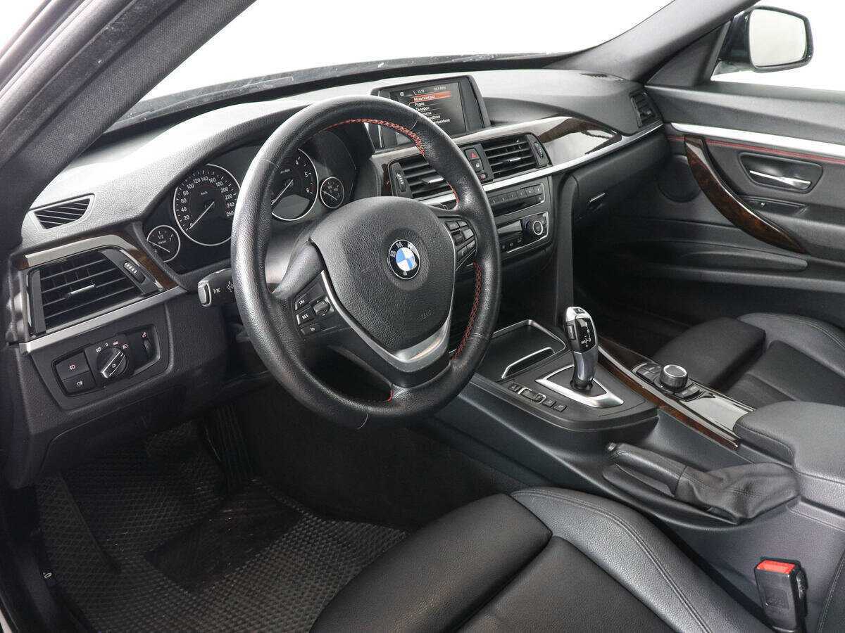 BMW 3 серии с пробегом — 2016 год. Фото: #11