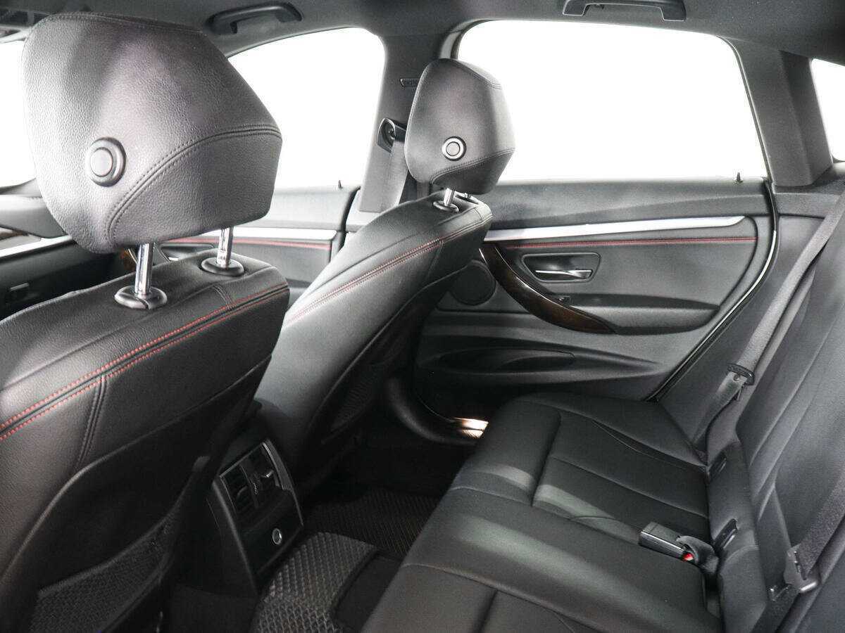 BMW 3 серии с пробегом — 2016 год. Фото: #13