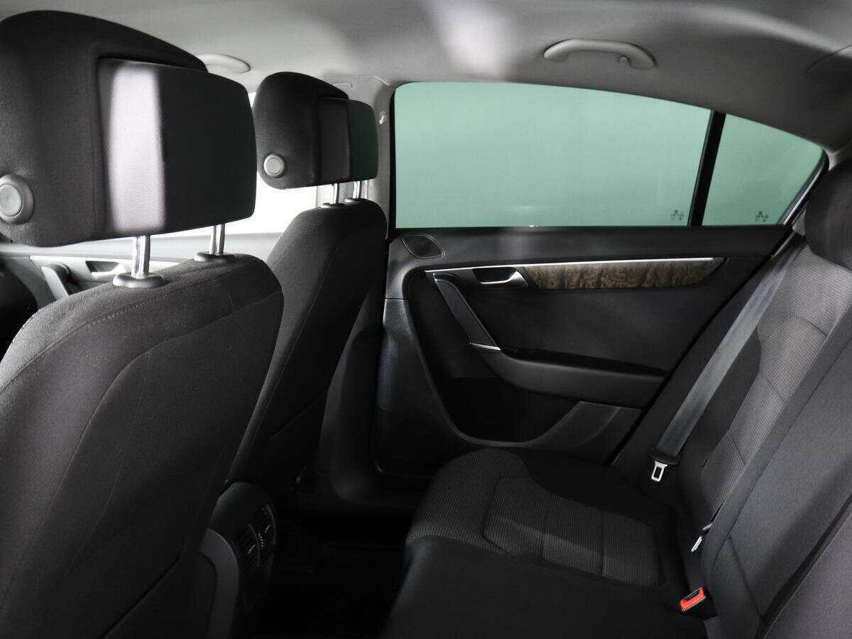 Volkswagen Passat с пробегом — 2014 год. Фото: #11